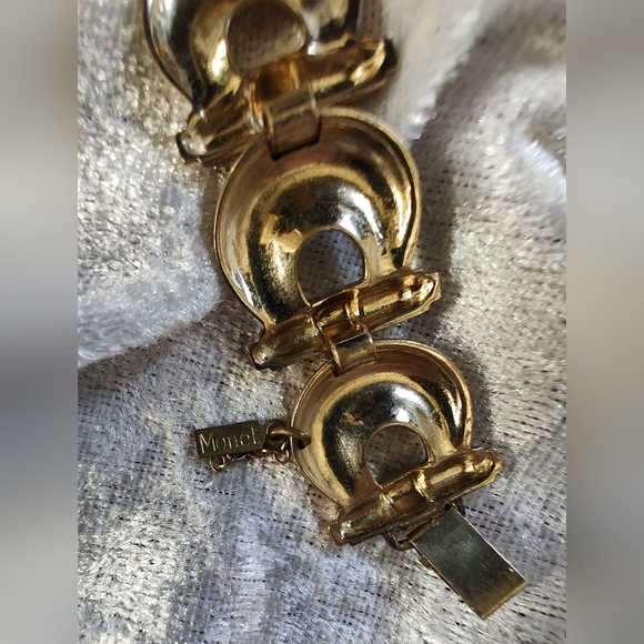 Beautiful Vintage Monet Link Bracelet Measures Right At 6 And 1/2 In - Picture 7 of 10
